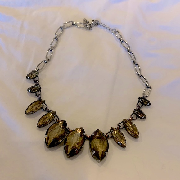 Crystal stone necklace Approx 16 in with adjustable chain - Picture 6 of 7